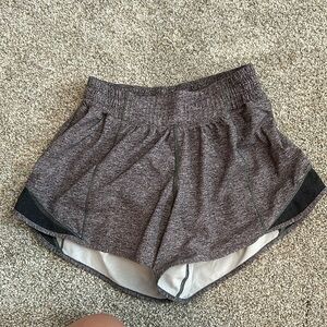 Lululemon hotty hots size 4, 4inch